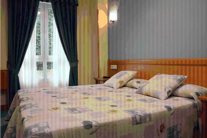 Hotel La Guindal Arriondas Bagian luar foto