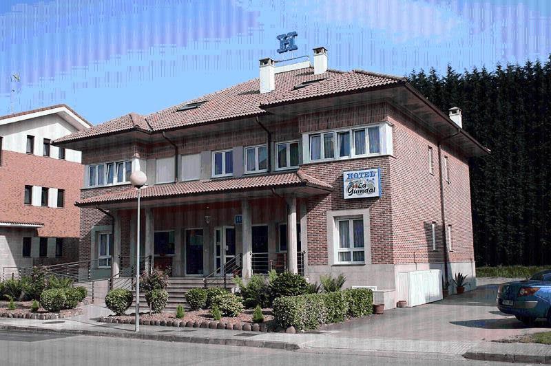 Hotel La Guindal Arriondas Bagian luar foto